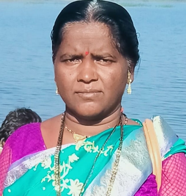 सौ.मनीषा कोंडाजी केंग